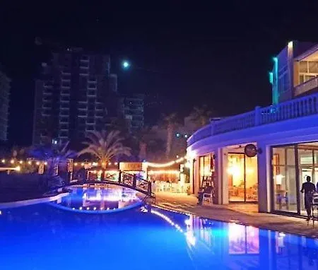 Caesar Clarus Apartment *